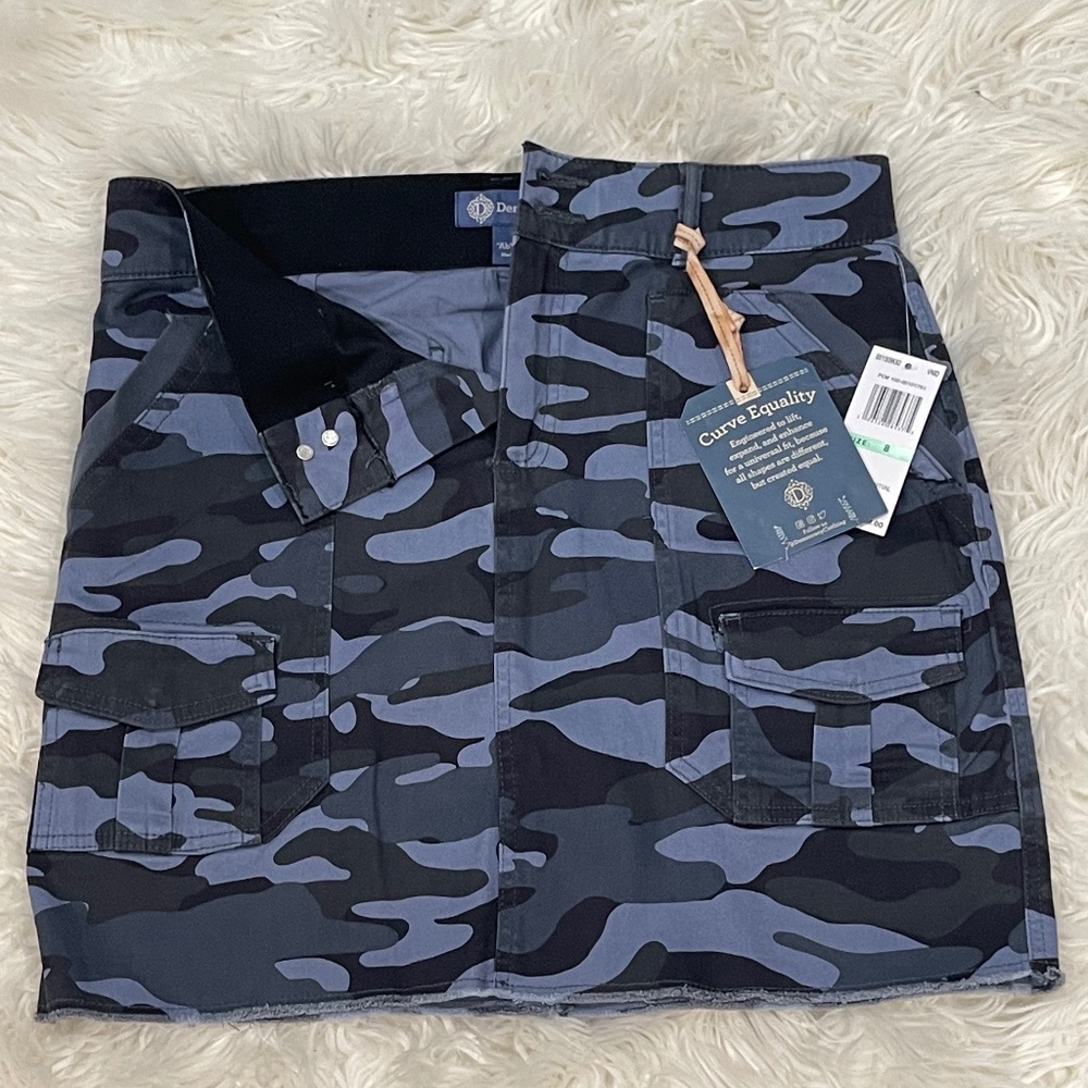 Democracy- Camo Skirt $30 Size 8